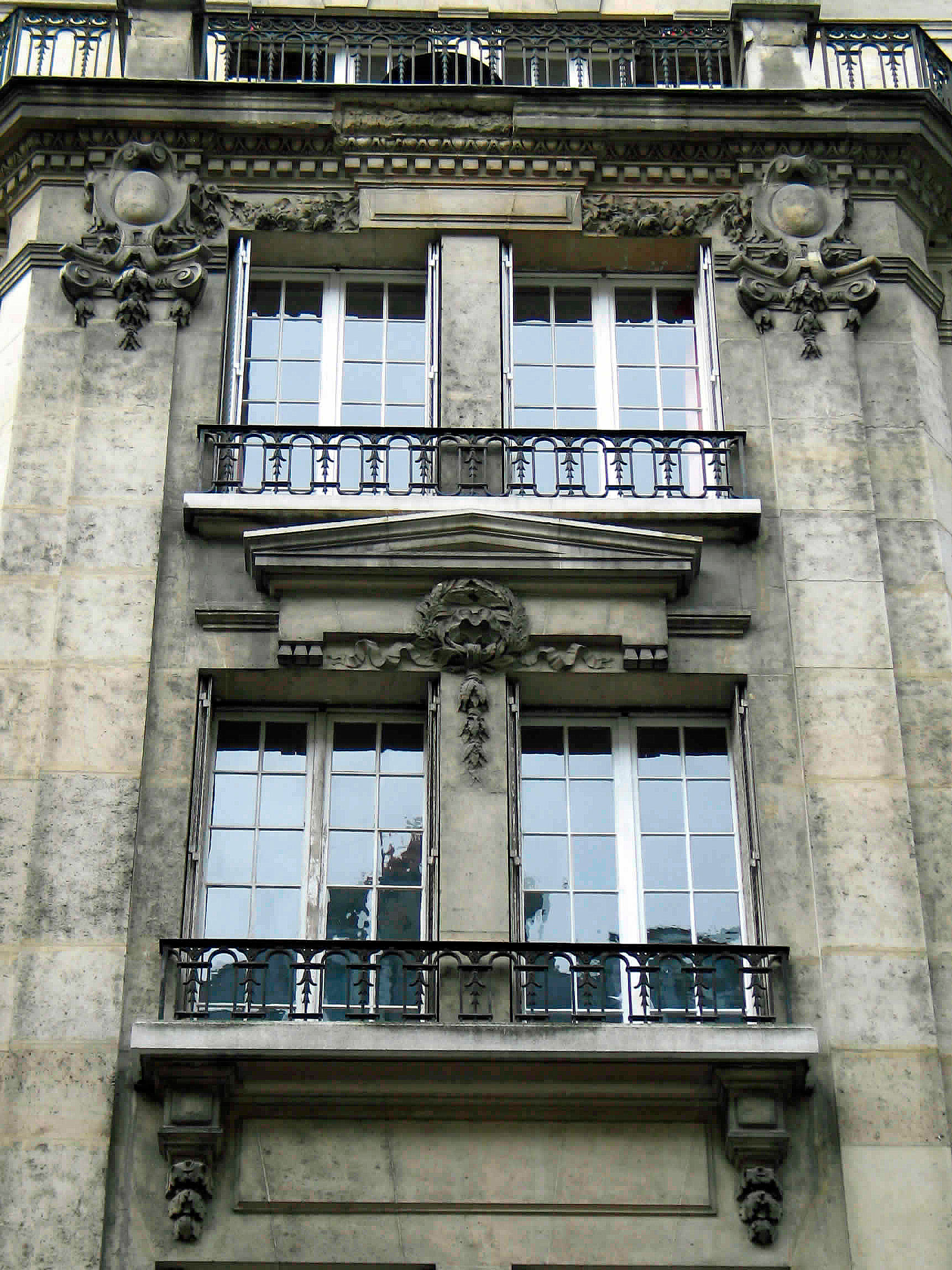 Nettoyage de pierre et façade par aérogommage – AES Morbihan