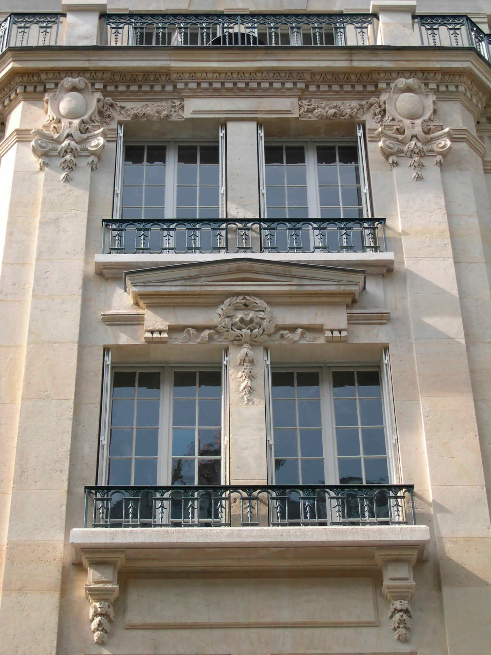 Nettoyage de pierre et façade par aérogommage – AES Morbihan