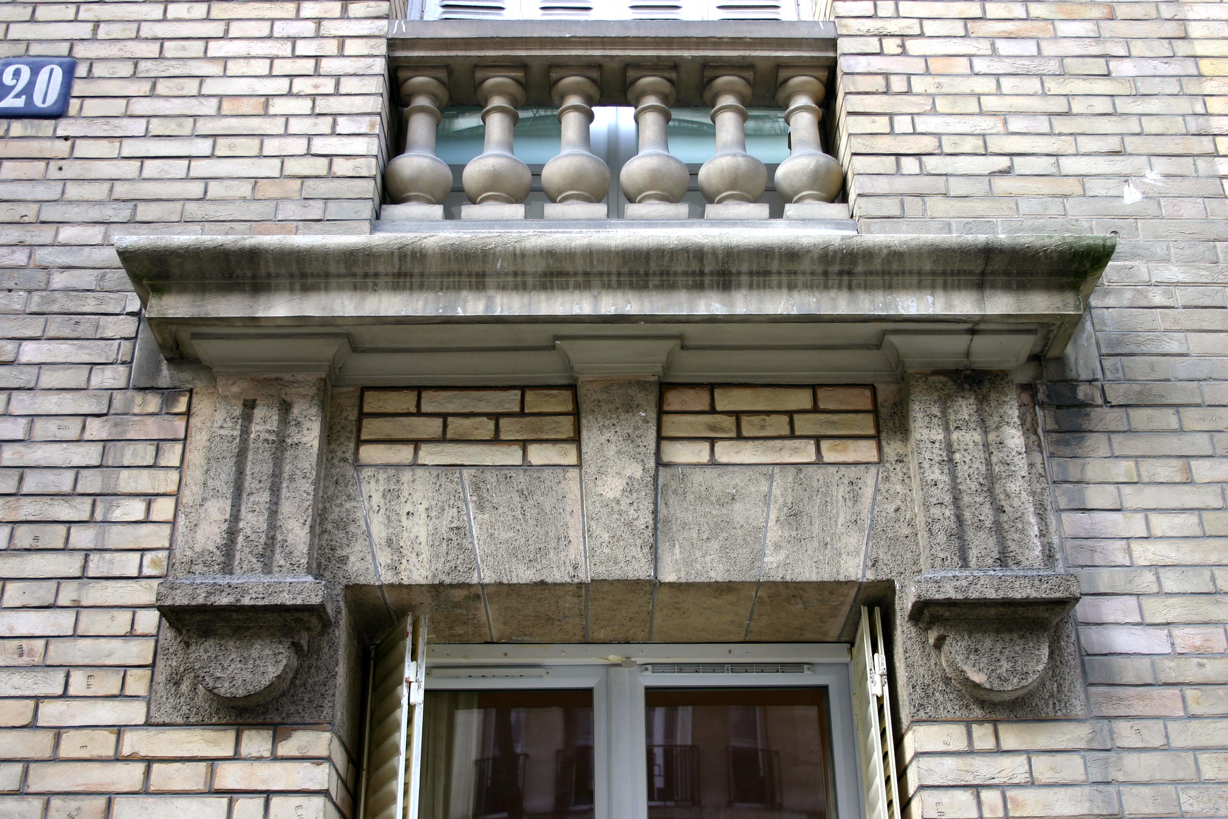 Nettoyage de pierre et façade par aérogommage – AES Morbihan